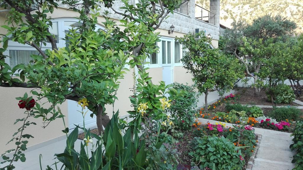 Kotor Kelly Apartments Екстер'єр фото